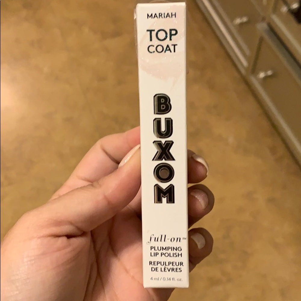 Buxom plumping lip gloss